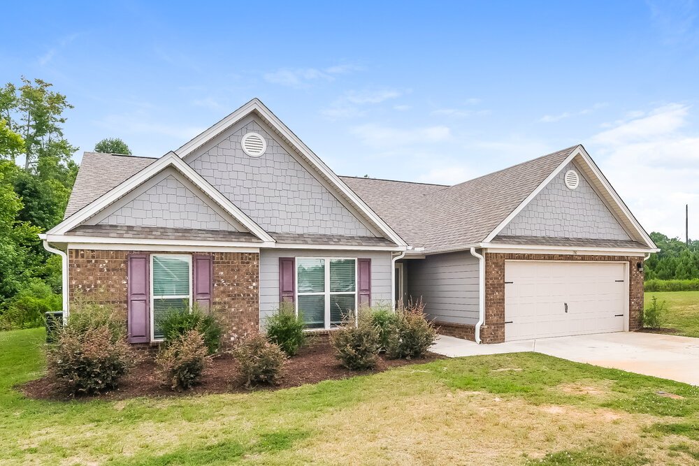 4-Bed Rental on 150 Heartland Circle photo 3