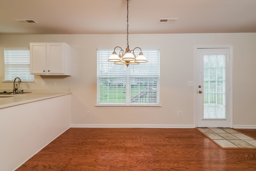 4-Bed Rental on 1864 Devon Dr photo 4