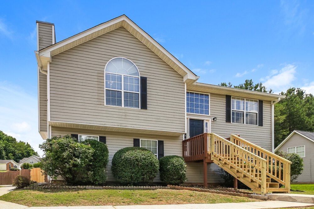 3-Bed Rental on 459 Pecan Wood photo 4