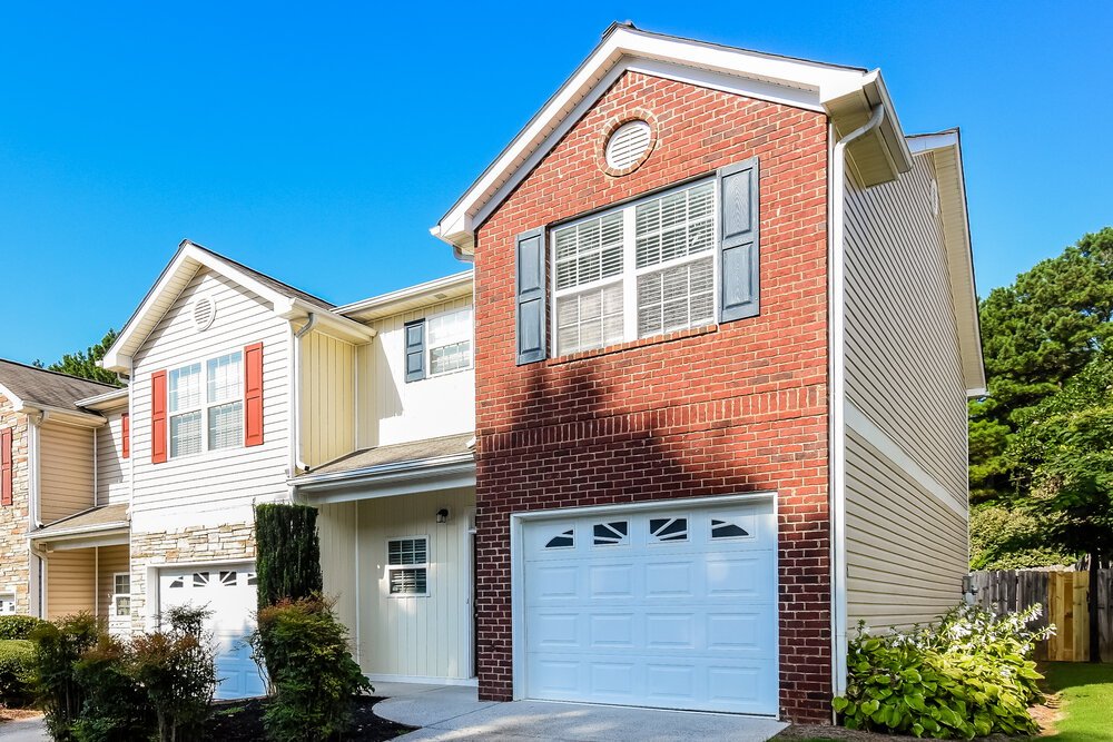 3-Bed Rental on 242 Derby Ct photo 4