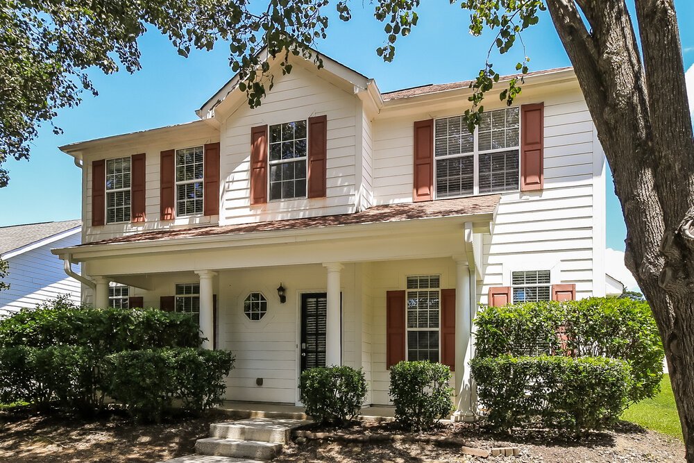 4-Bed Rental on 618 Brookwater Dr photo 4