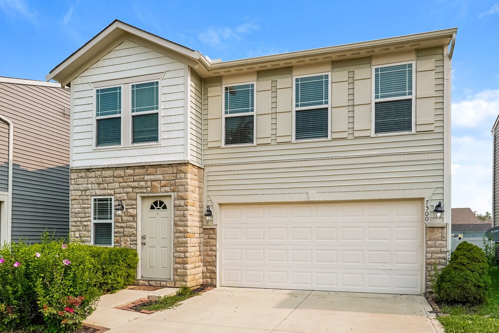 4-Bed Rental on 7500 Willow Leaf photo 4
