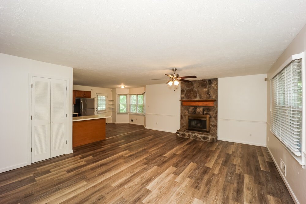 3-Bed Rental on 592 Water Way photo 4