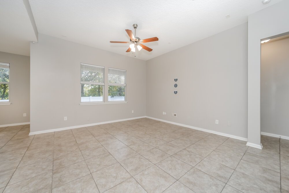 4-Bed Rental on 1606 Creek Point photo 4