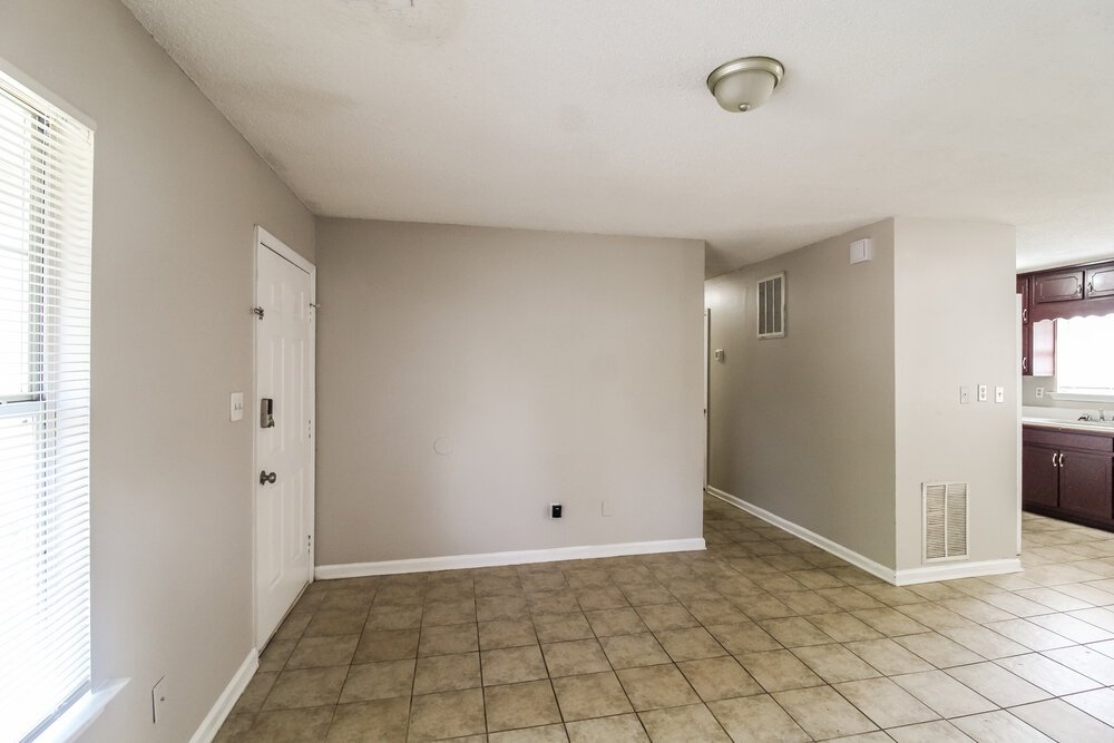 3-Bed Rental on 120 Sherwood Loop photo 4