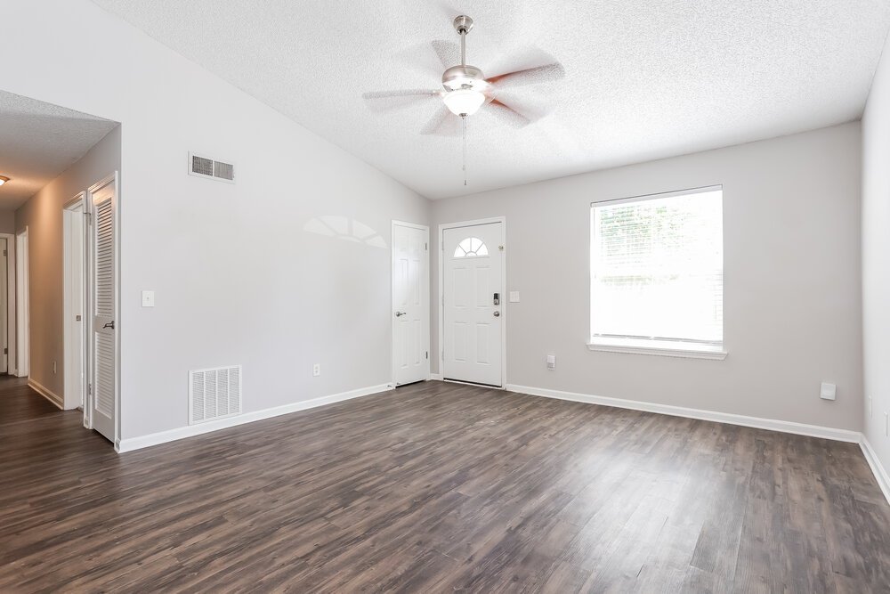 3-Bed Rental on 3695 Deer Crossing photo 4