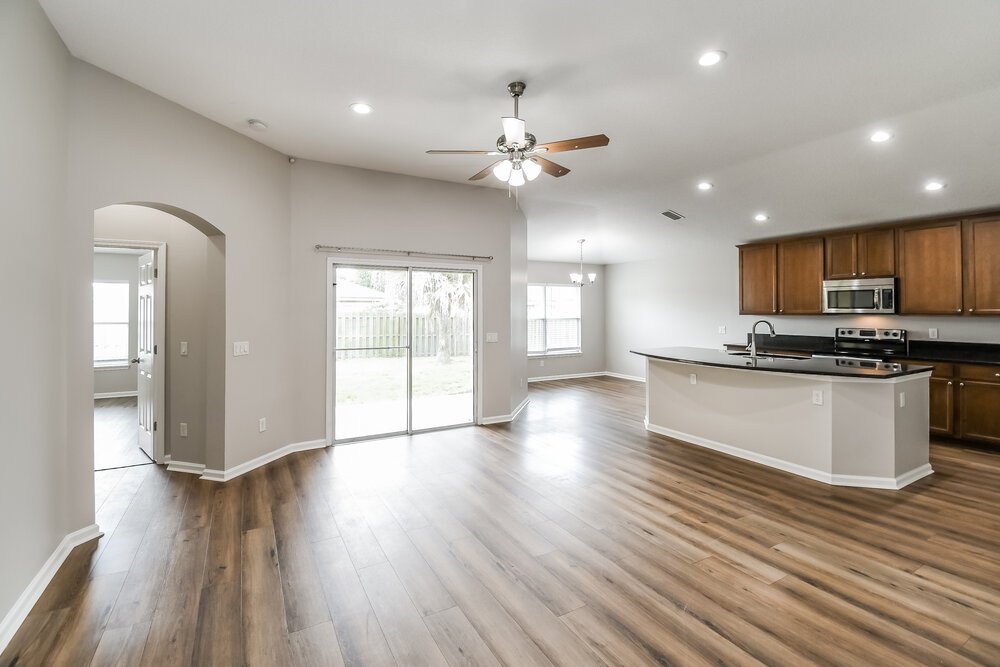 4-Bed Rental on 1706 Foggy Day photo 4