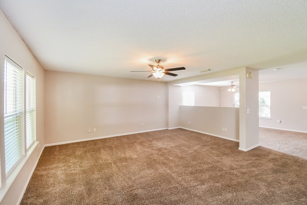 4-Bed Rental on 1179 Morning Light photo 4