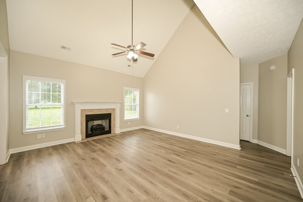 3-Bed Rental on 1448 Jeter Way photo 4