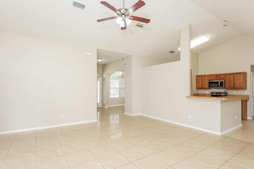 4-Bed Rental on 3209 Silverado Cir photo 4