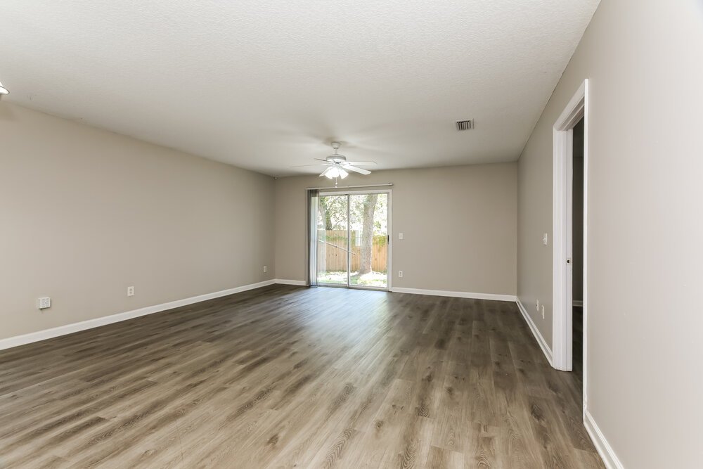 3-Bed Rental on 416 S 13th photo 4