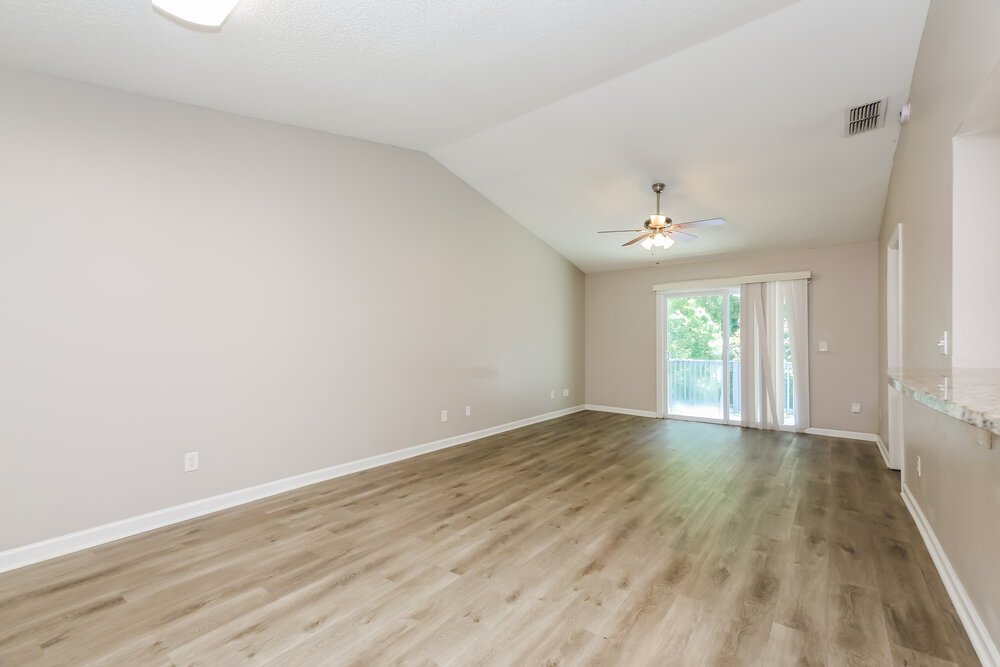 3-Bed Rental on 282 Aquarius Cir photo 4
