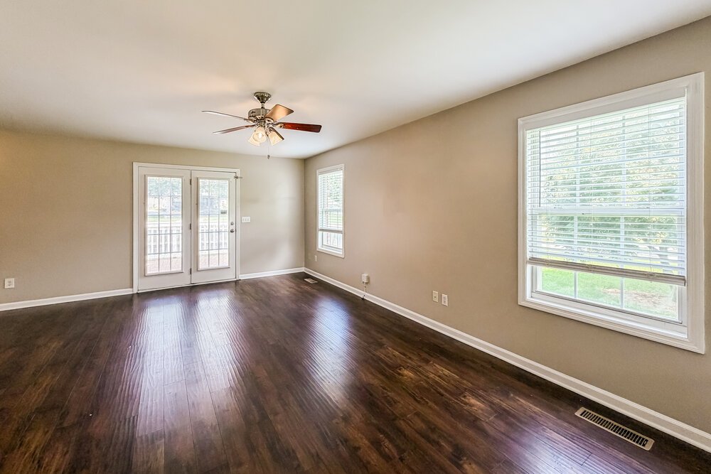 3-Bed Rental on 2832 Rippavilla Way photo 4