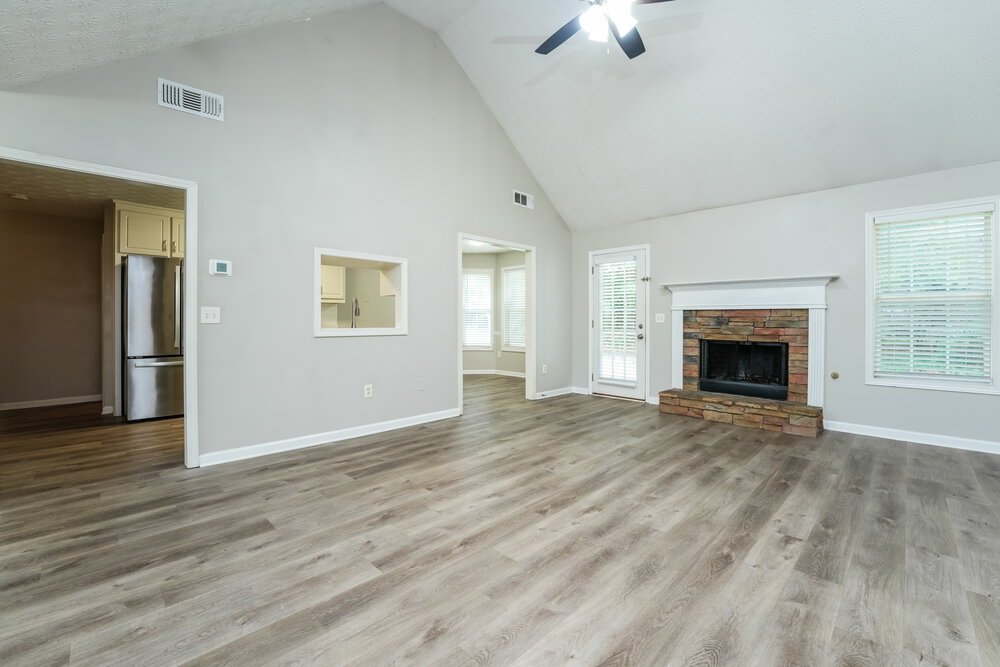 3-Bed Rental on 663 Stonecrest Dr photo 4