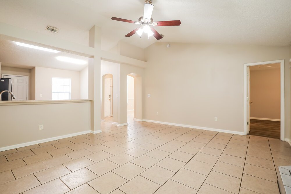 4-Bed Rental on 492 Heron Nest photo 4