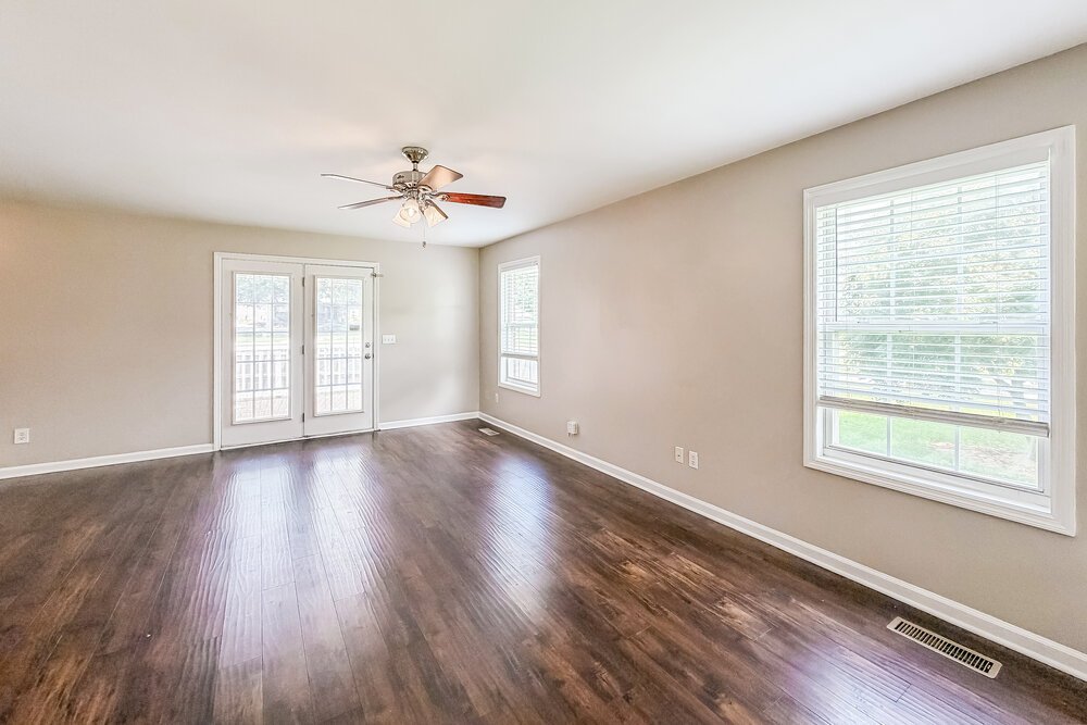 3-Bed Rental on 2900 Hearthside Dr photo 4