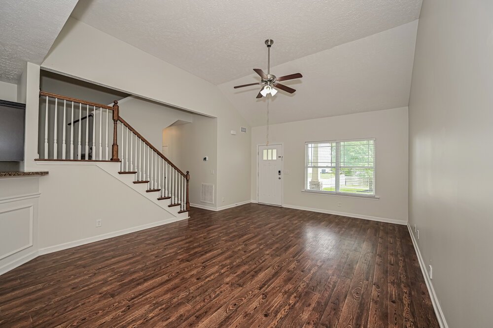 3-Bed Rental on 3524 Oval Hesson photo 4