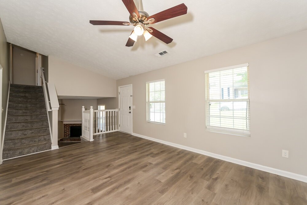 3-Bed Rental on 6149 Raleigh Oaks photo 4