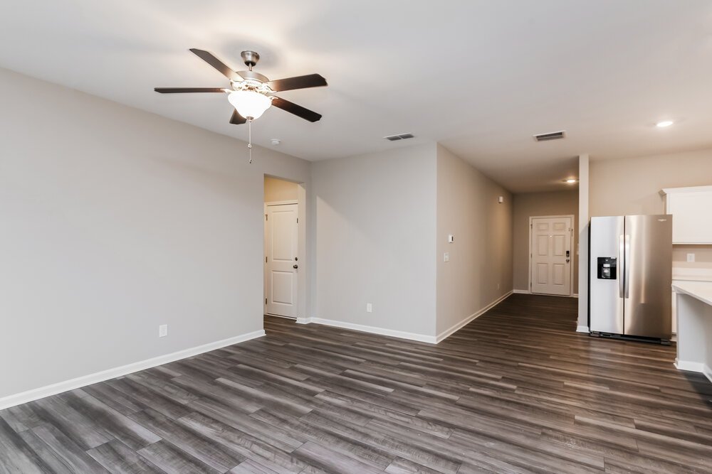 5-Bed Rental on 99 Hyde Park photo 4