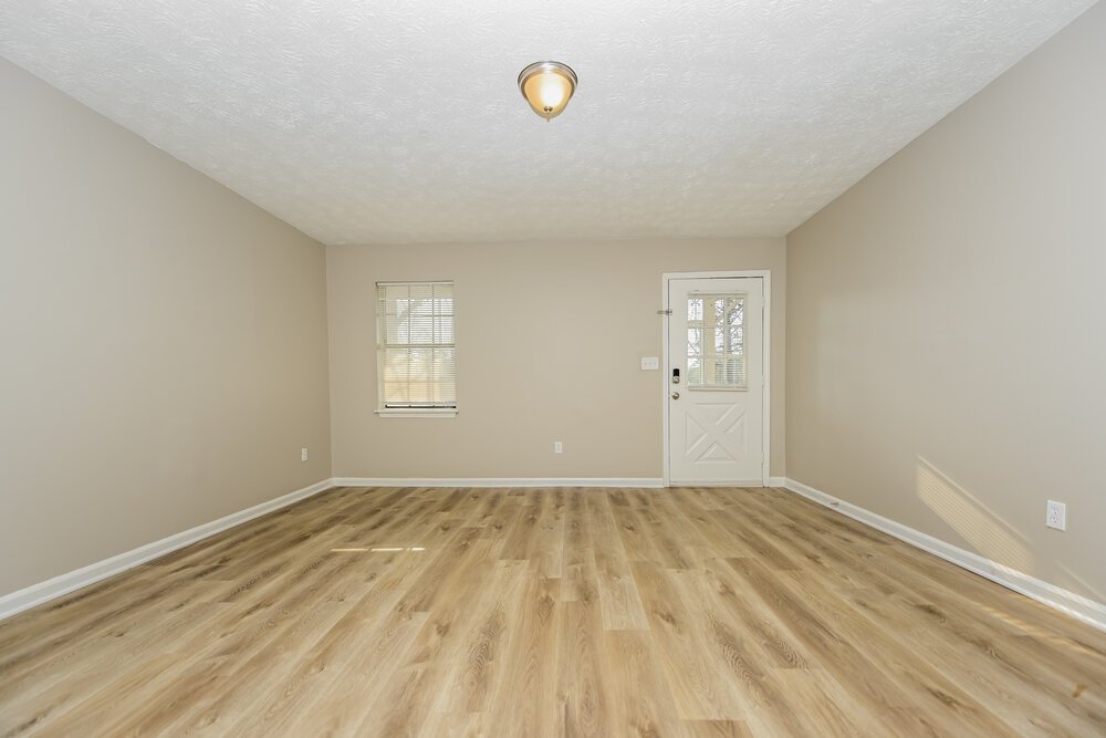 3-Bed Rental on 119 Adrian Dr photo 4