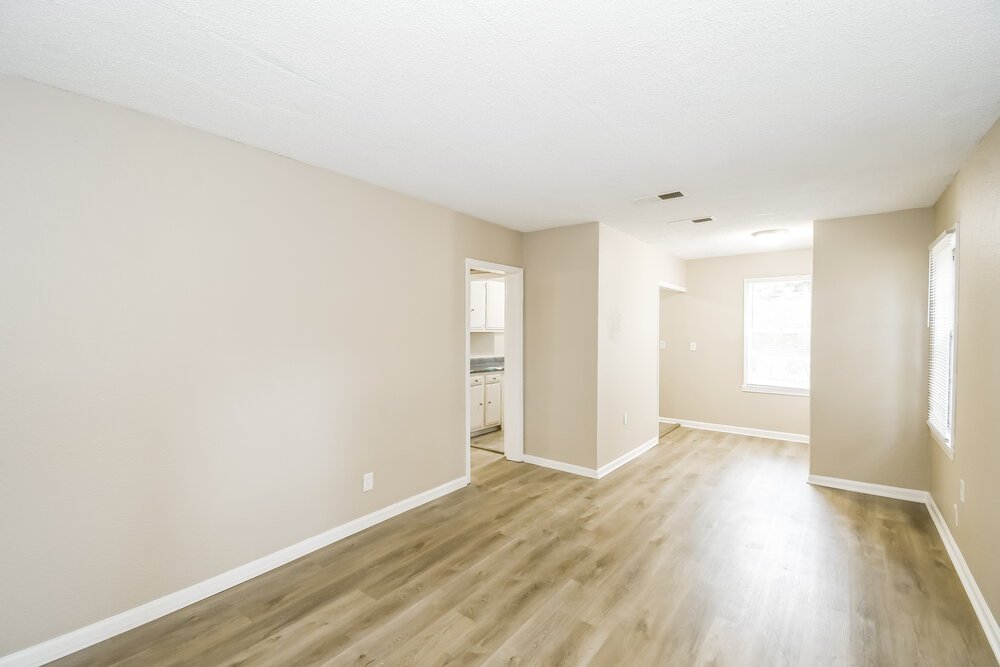 3-Bed Rental on 1031 Bunker Hill photo 4