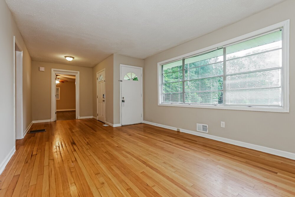 3-Bed Rental on 6570 Elsie Street photo 4