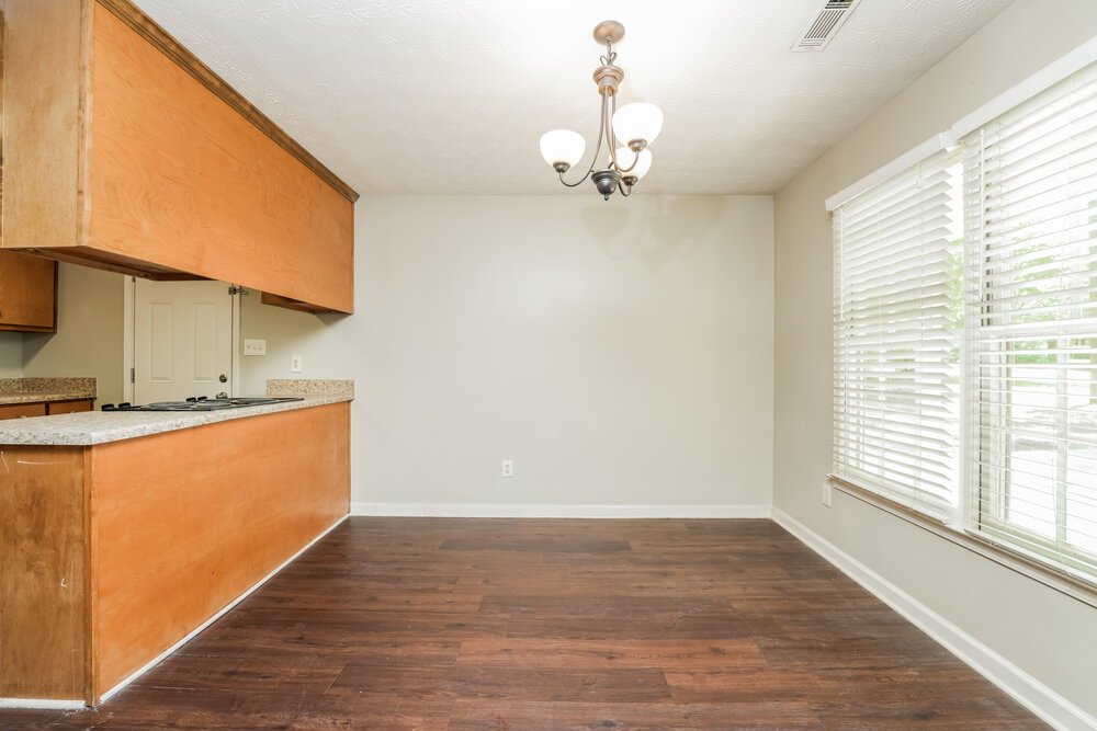 3-Bed Rental on 465 Rosehill Drive photo 5