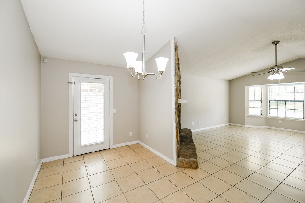 3-Bed Rental on 1834 Manitoba Ct photo 5