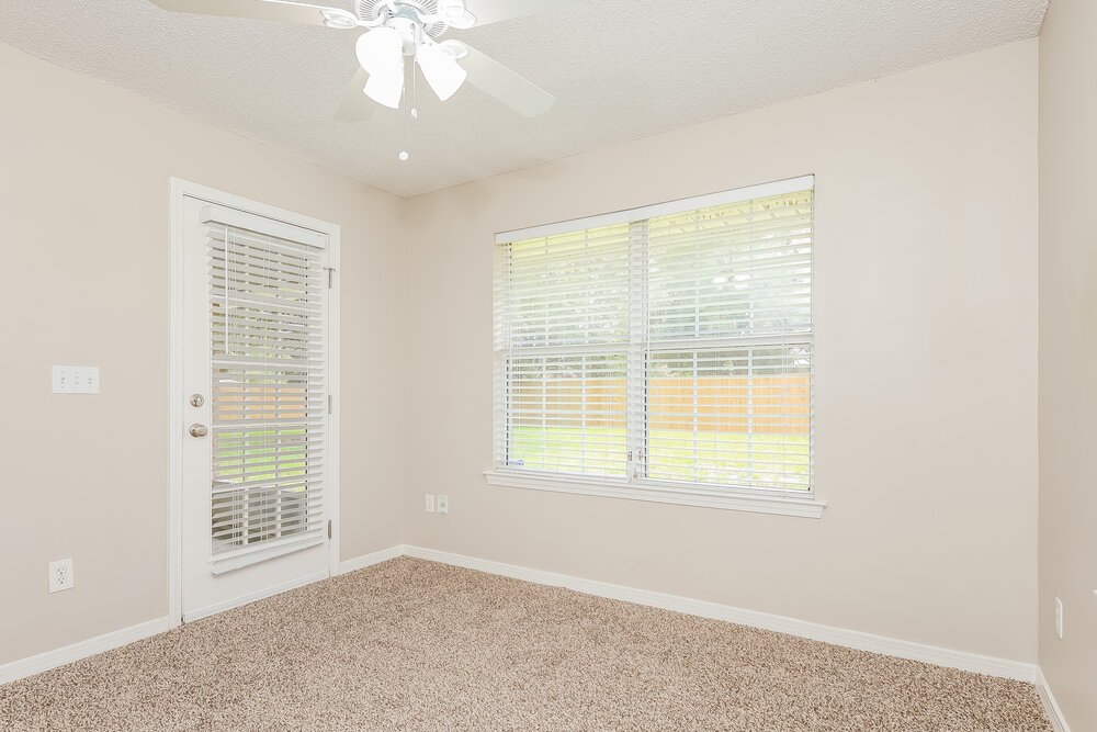 4-Bed Rental on 3209 Silverado Cir photo 5