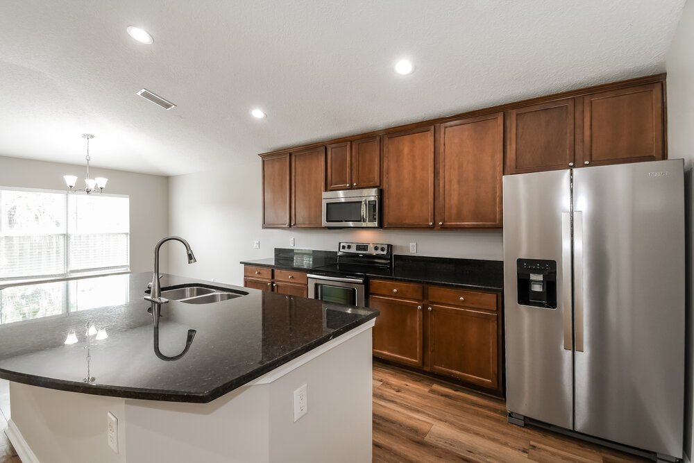 4-Bed Rental on 1706 Foggy Day photo 5