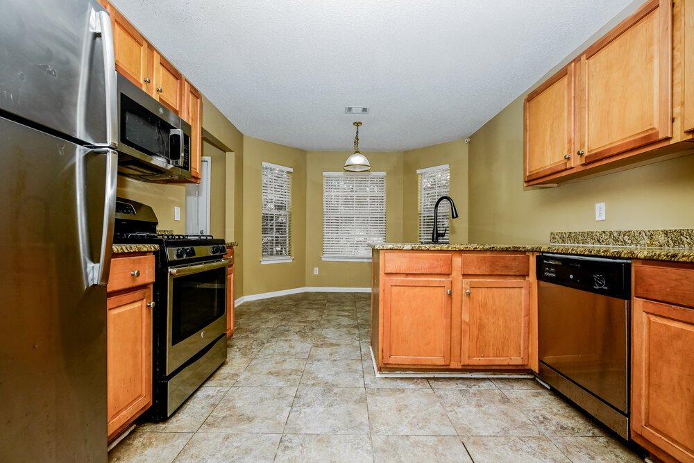 3-Bed Rental on 7256 Teakwood Pl photo 5