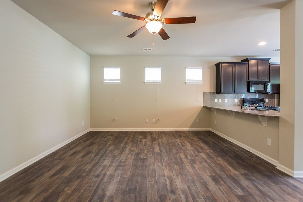 3-Bed Rental on 357 E Broad photo 5