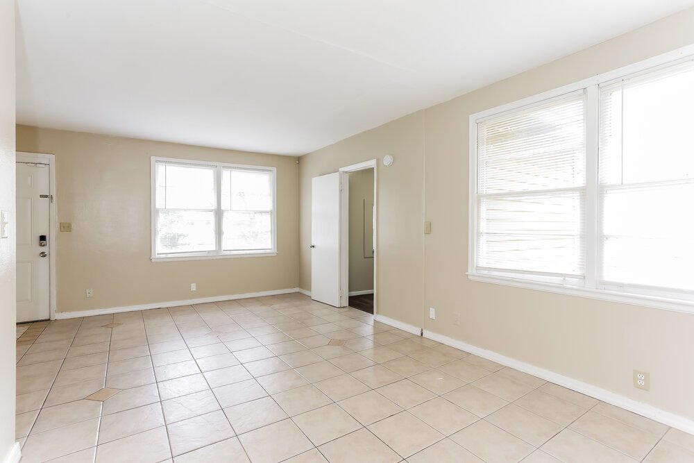 3-Bed Rental on 2025 Prospect St photo 5