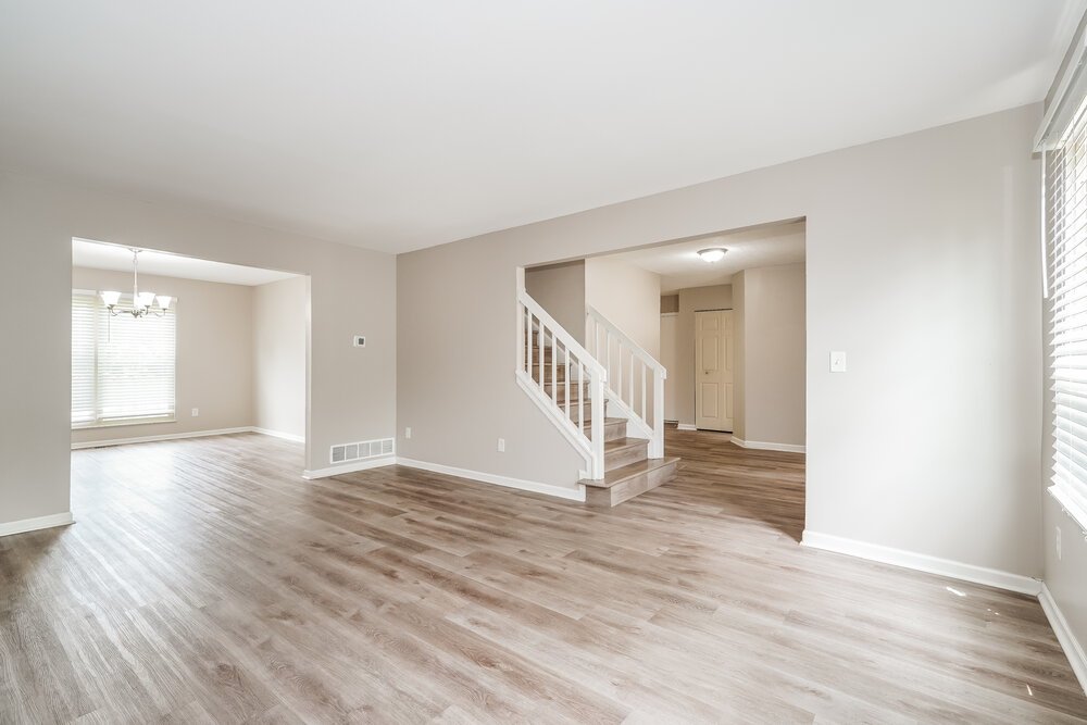 4-Bed Rental on 1127 Crestview St photo 5
