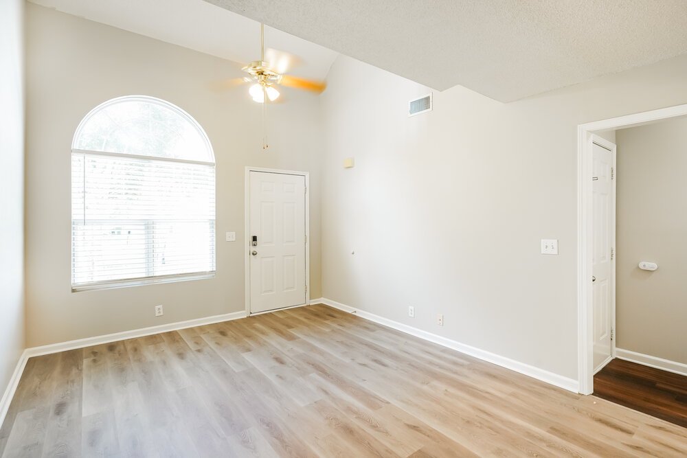 3-Bed Rental on 1464 Rochester Drive photo 5