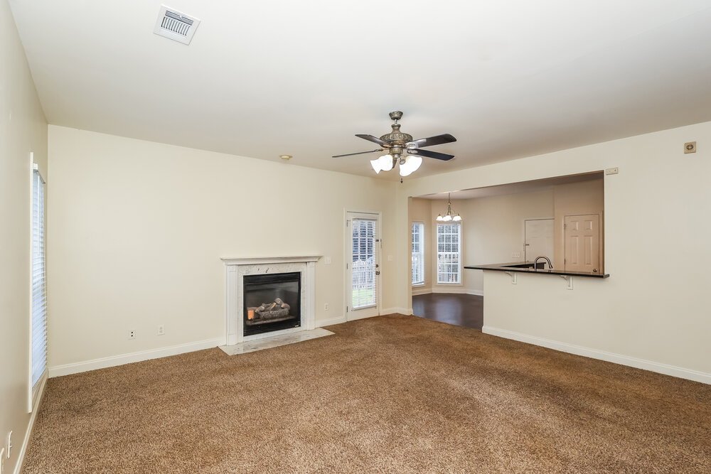 4-Bed Rental on 122 The Boulevard photo 5