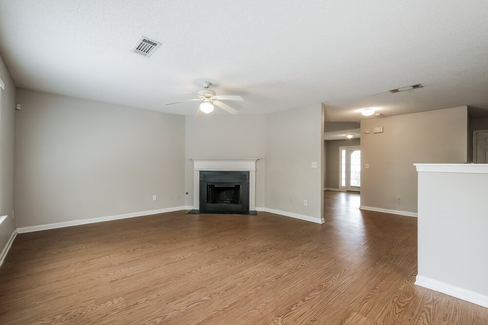 4-Bed Rental on 3038 Summer Breeze photo 5