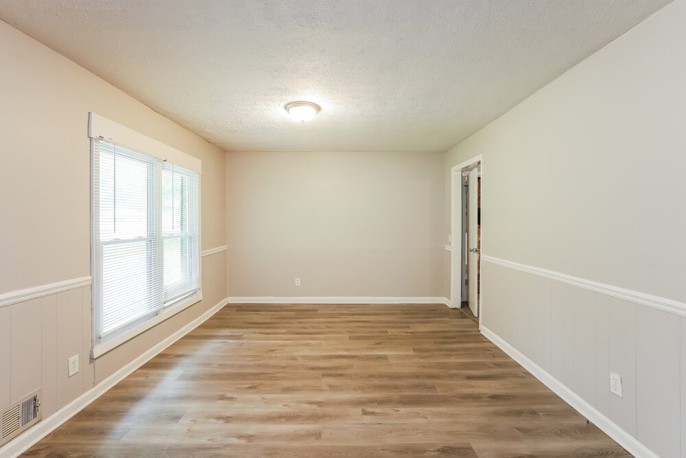 3-Bed Rental on 1338 W Stoneybrook photo 5