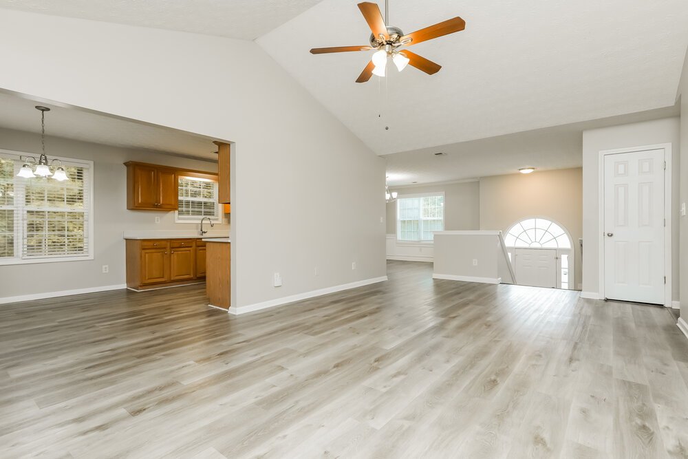 5-Bed Rental on 95 Cliff View photo 5