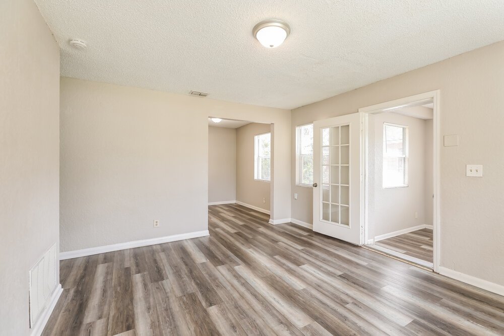 3-Bed Rental on 5528 Vernon Rd photo 5