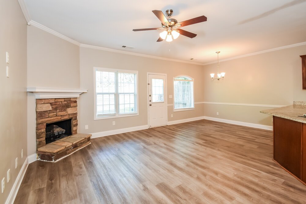 3-Bed Rental on 242 Derby Ct photo 5
