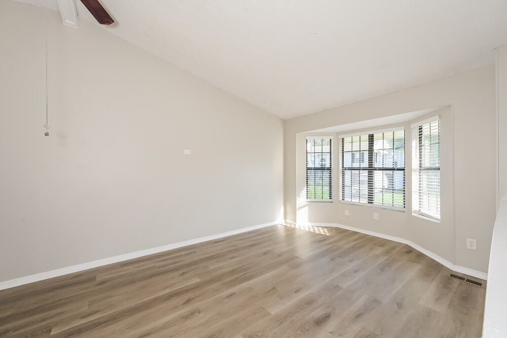 5-Bed Rental on 2068 Lown Farm photo 5