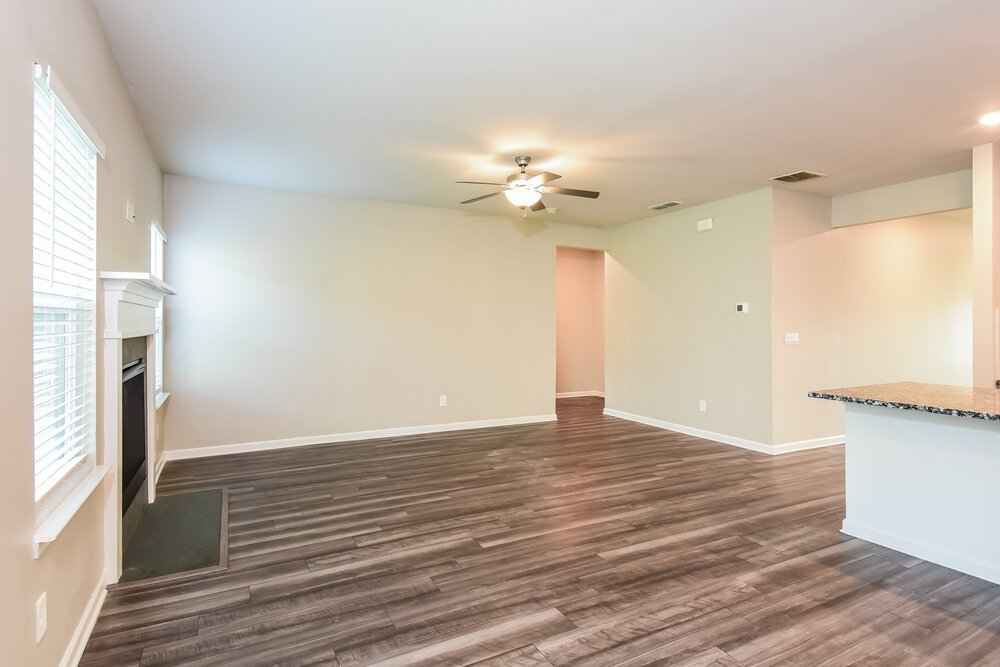 5-Bed Rental on 6068 Hickory Creek photo 5
