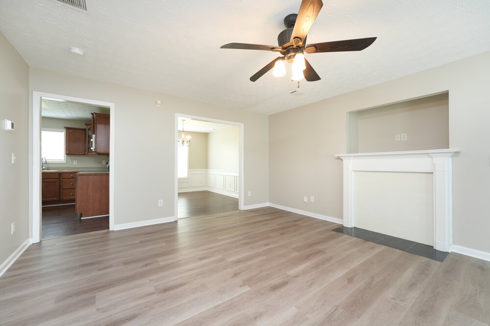 4-Bed Rental on 235 Shadowbrooke Cir photo 5