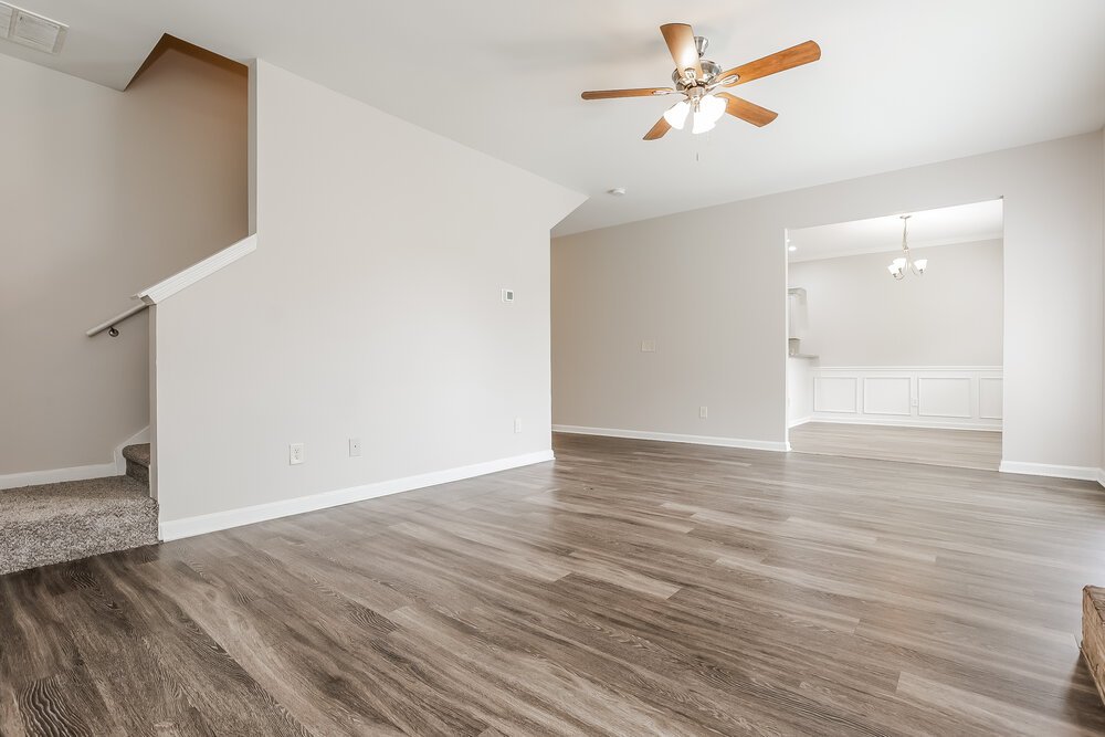 4-Bed Rental on 326 Crescent Woode photo 5