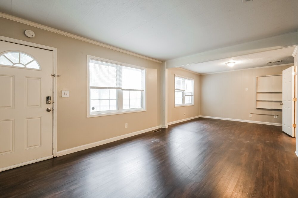 3-Bed Rental on 1165 Sw Wisteria photo 5