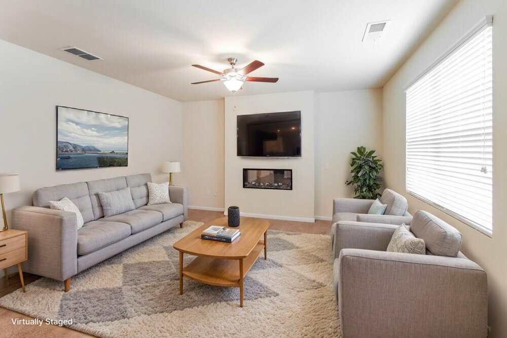 4-Bed Rental on 295 Hamilton Pointe photo 5