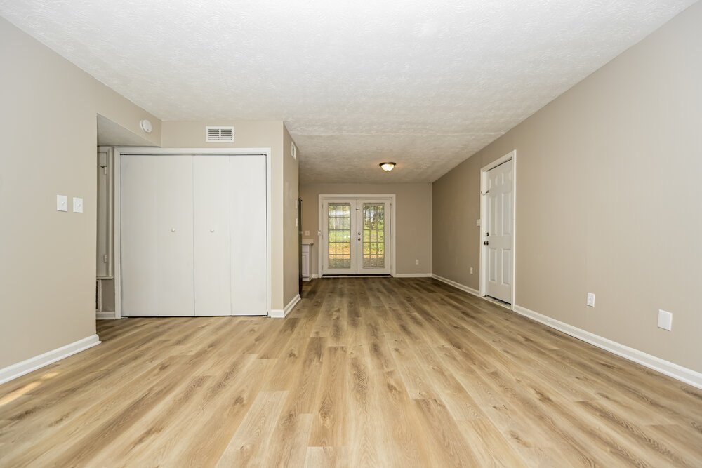 3-Bed Rental on 119 Adrian Dr photo 5