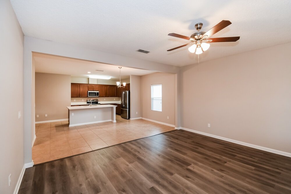 4-Bed Rental on 2325 Creekfront Dr photo 5