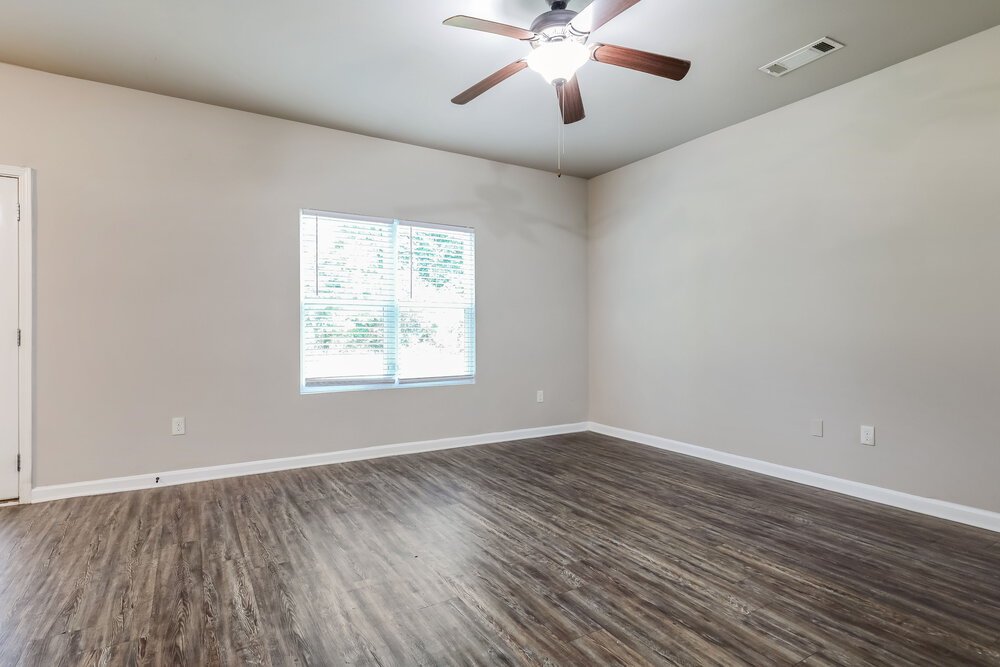 4-Bed Rental on 1871 Simmons Lane photo 5